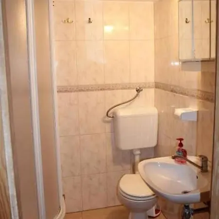 In With Terrace, Air Conditioning, Wi-fi, Washing Machine