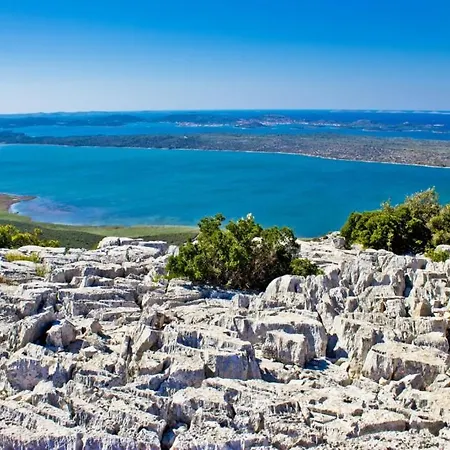 Apartamento In With Terrace, Air Conditioning, Wi-fi, Washing Machine Pirovac