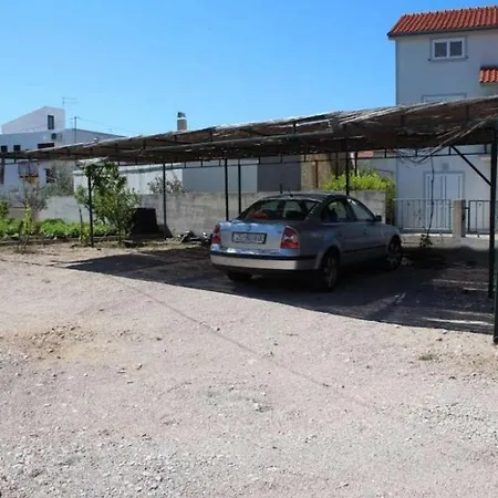 In With Terrace, Air Conditioning, Wi-fi, Washing Machine * Pirovac