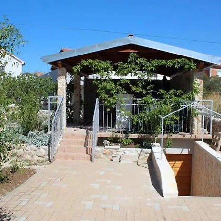 In With Terrace, Air Conditioning, Wi-fi, Washing Machine * Pirovac