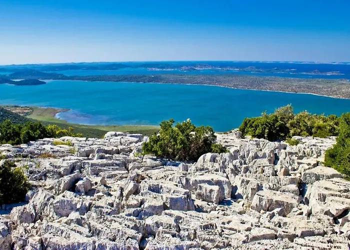 Apartamento In With Terrace, Air Conditioning, Wi-fi, Washing Machine Pirovac